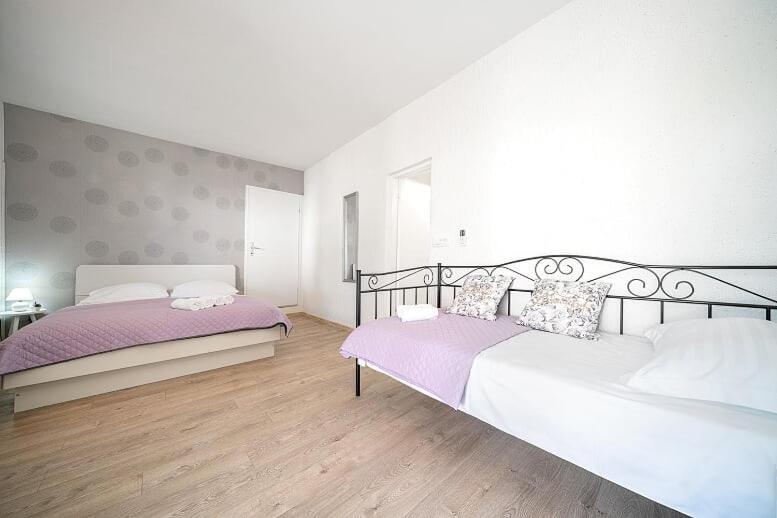 Sunshine Apartment Sovlje Tribalj Eksteriør billede